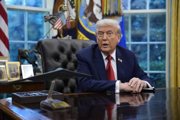Trump impondrá aranceles del 100% a los medicamentos importados