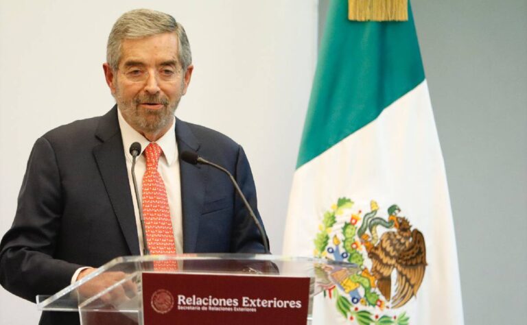 Claudia Sheinbaum confirma licencia del canciller De la Fuente