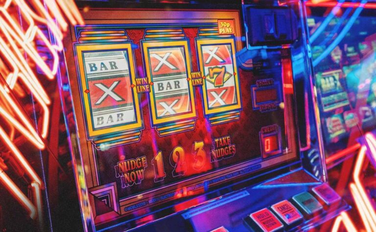 EE.UU. impone sanciones a la familia Hysa por blanqueo de dinero a través de casinos mexicanos