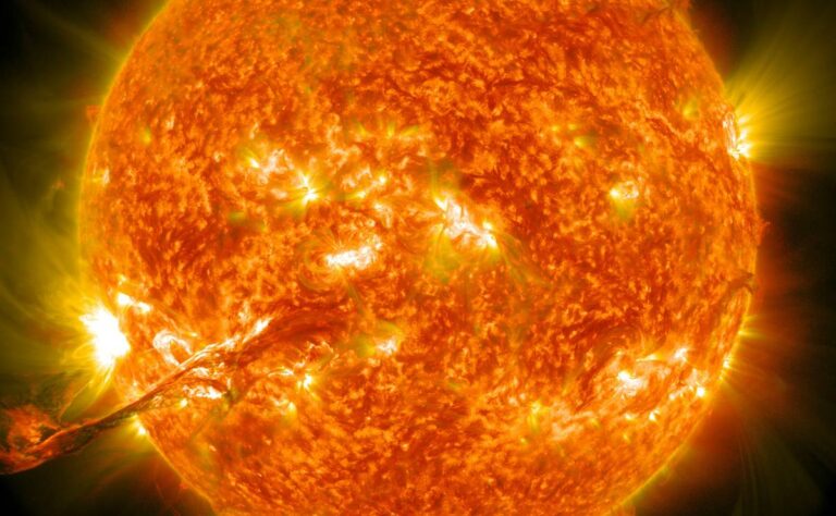 La UNAM advierte sobre riesgos para satélites y comunicaciones debido a los efectos de la actividad solar