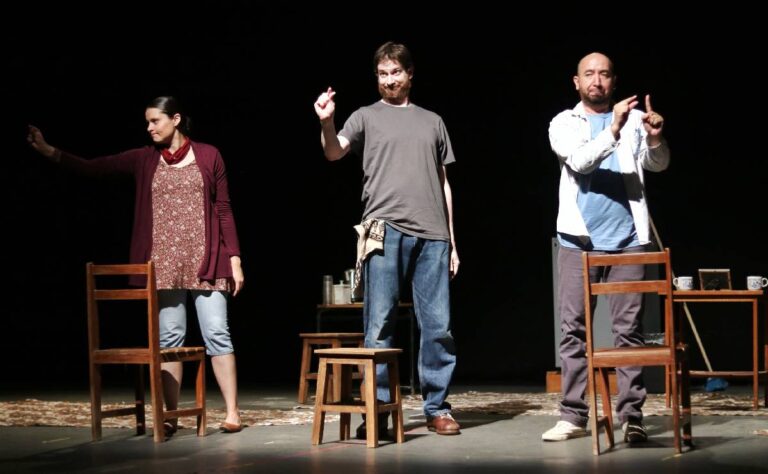 Acercan teatro inclusivo a personas sordas y oyentes en Mérida