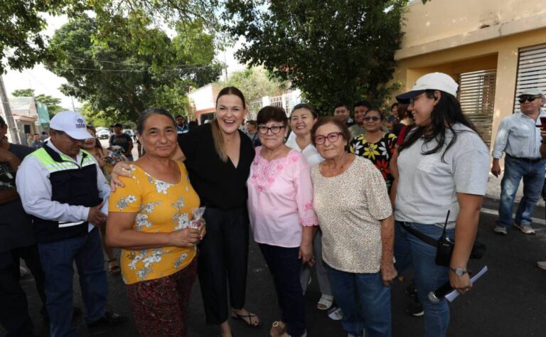 Cecilia Patrón entrega obras de repavimentación en Bosques del Poniente, fortaleciendo la infraestructura de Mérida.