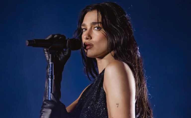 Dua Lipa canta Bésame Mucho en concierto de CDMX y enloquece a sus miles de fans