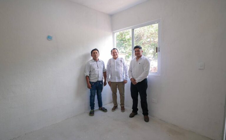 Gobernador Joaquín Díaz Mena supervisa obras de vivienda del programa Construyendo Bienestar