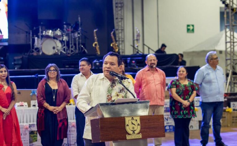 Gobierno del Estado celebra posada decembrina y refrenda reconocimiento a su base trabajadora