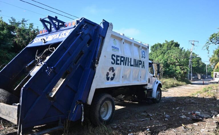 Servilimpia realiza operativo de limpieza en la comisaría de Cholul