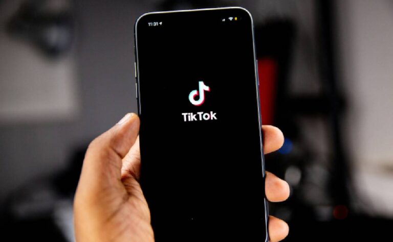 TikTok firma acuerdo para vender operación en Estados Unidos