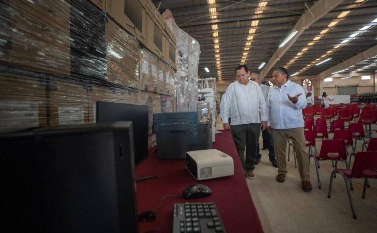 Yucatán fortalece infraestructura educativa con entrega de mobiliario escolar