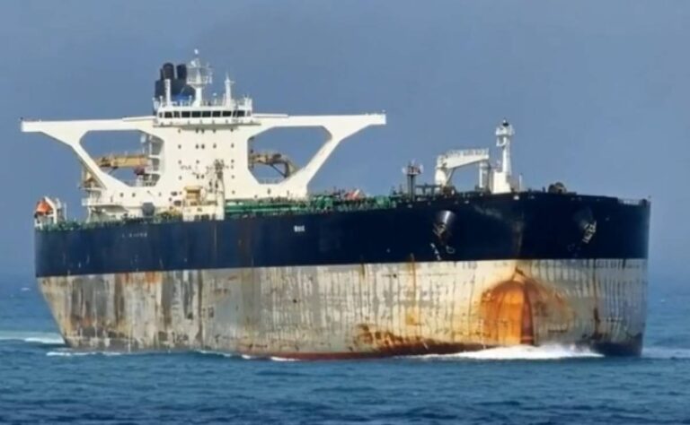 EE. UU. incauta un buque petrolero y aumenta las tensiones con Rusia