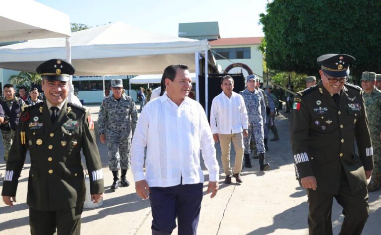 Gobernador Joaquín Díaz Mena encabeza ceremonia de cambio de mando en la 32a Zona Militar