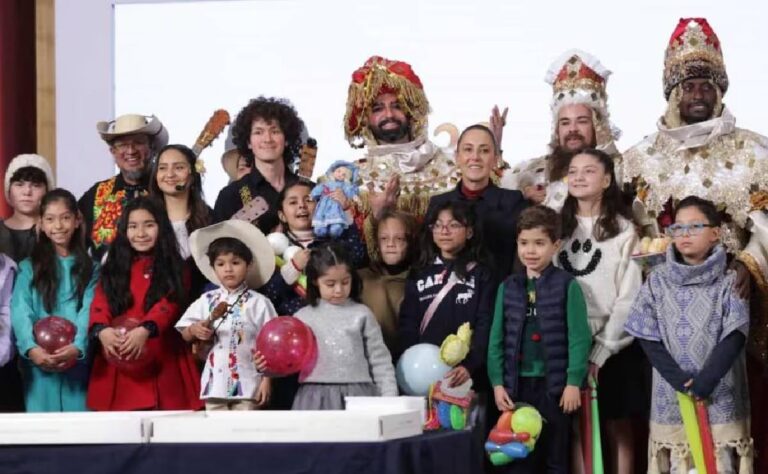 Infancias toman el micrófono en la mañanera por Día de Reyes; Sheinbaum destaca fortalecimiento en programas de educación
