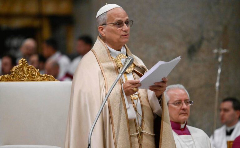El papa a los Legionarios de Cristo_ la vida religiosa debe respetar dignidad y libertad