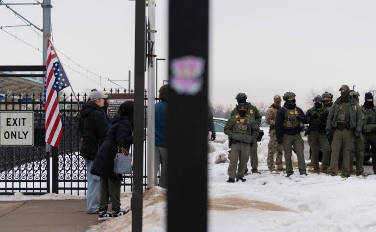 Gobierno de Trump anuncia el fin del despliegue masivo de agentes migratorios en Minnesota