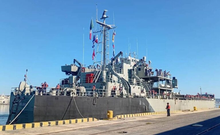 Llega a Cuba ayuda humanitaria enviada por México