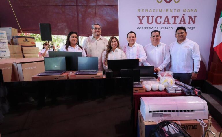 Más de 27 mil estudiantes del Cobay reciben nuevo equipamiento escolar