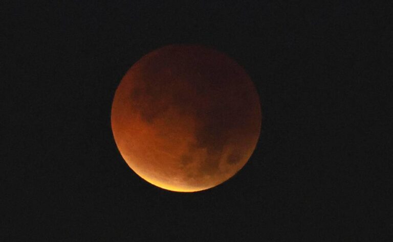 Así se vivió el Eclipse lunar de Marzo que tiñó de rojo a la Luna