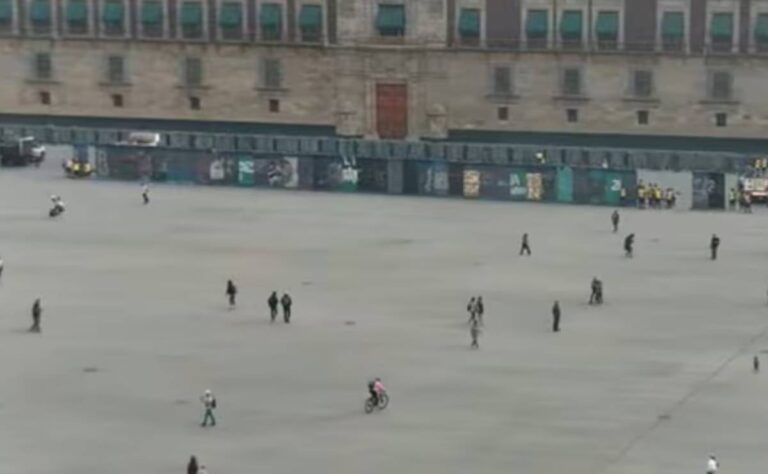 Colocan vallas en calles aledañas a Palacio Nacional por mega marcha de la CNTE