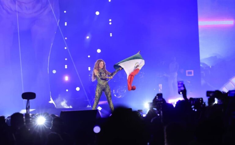 Sheinbaum elogia megaconcierto de Shakira en el Zócalo de CDMX