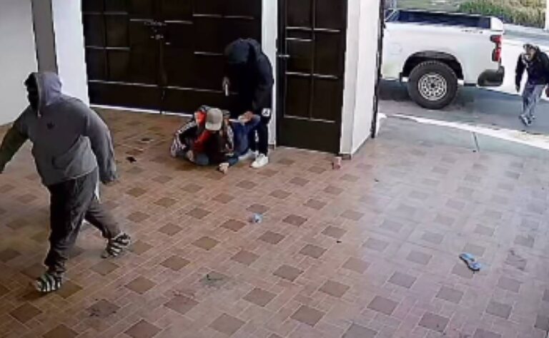 VIDEO_ Captan brutal asalto y abuso a una joven en Edomex