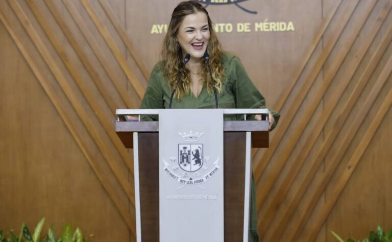 Apoya Cecilia Patrón a las familias meridanas con más de 1 mil acciones de vivienda.