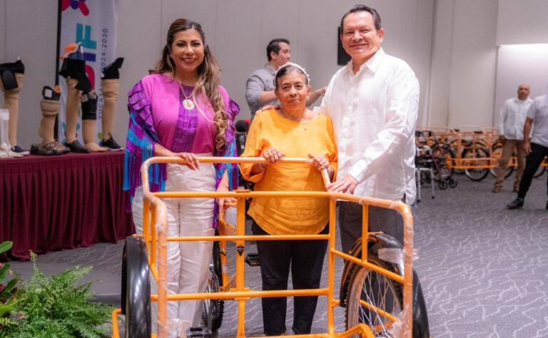 Entregan apoyos que transforman vidas en Yucatán