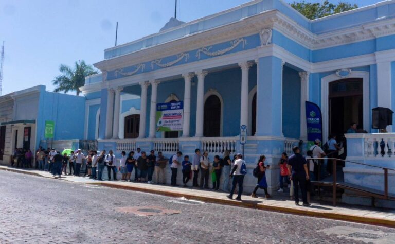 Éxito en la Feria del Empleo en Mérida_ asisten 747 aspirantes.
