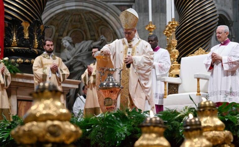 León XIV celebra Misa Crismal de Jueves Santo y pide se aleje la _prepotencia_